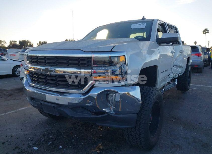 Photo 2 of 2017 Chevrolet Silverado 1500 1LT (VIN 3GCPCREC7HG396061)