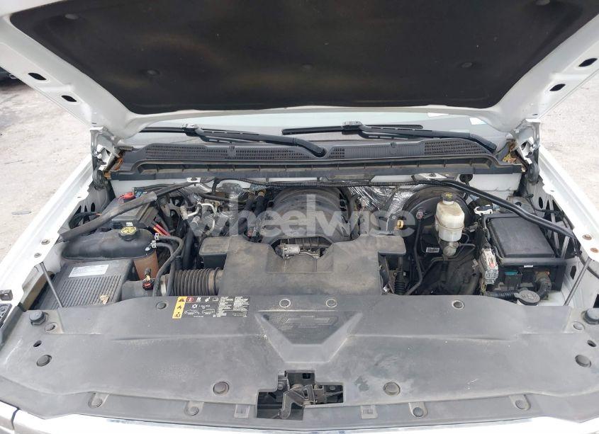 Photo 10 of 2018 Chevrolet Silverado 1500 1LT (VIN 3GCPCREC7JG111574)