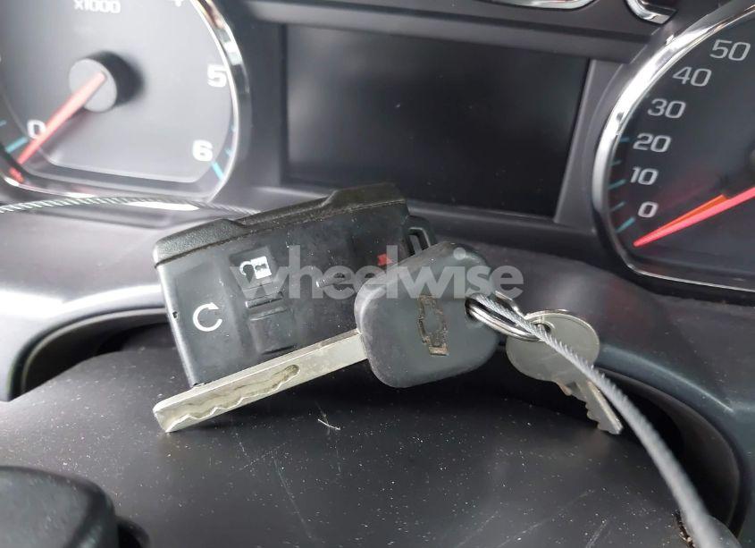 Photo 11 of 2018 Chevrolet Silverado 1500 1LT (VIN 3GCPCREC7JG111574)