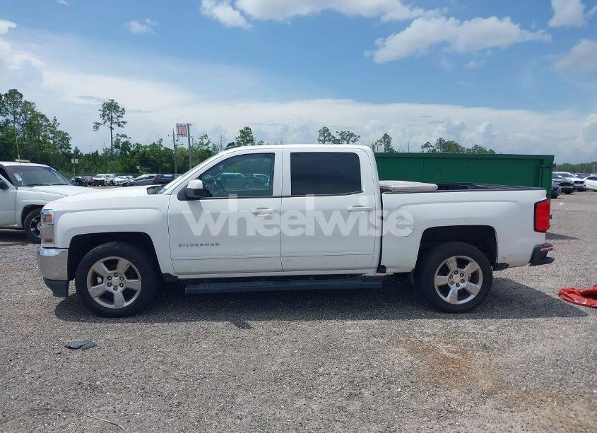Photo 14 of 2018 Chevrolet Silverado 1500 1LT (VIN 3GCPCREC7JG111574)