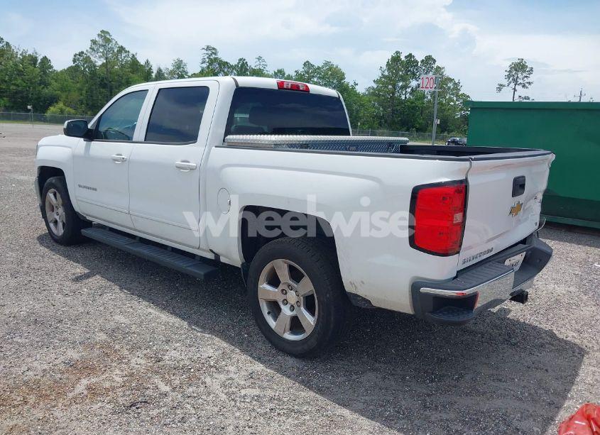 Photo 3 of 2018 Chevrolet Silverado 1500 1LT (VIN 3GCPCREC7JG111574)