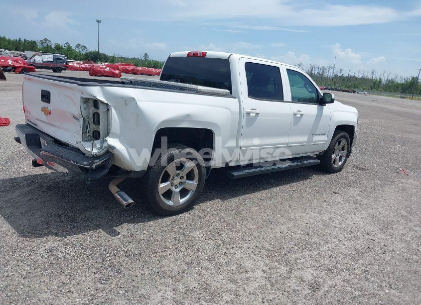 Photo 4 of 2018 Chevrolet Silverado 1500 1LT (VIN 3GCPCREC7JG111574)