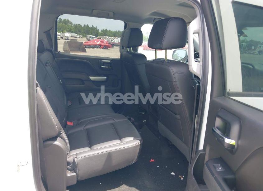 Photo 8 of 2018 Chevrolet Silverado 1500 1LT (VIN 3GCPCREC7JG111574)