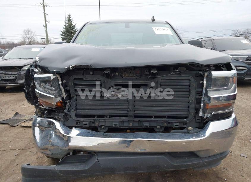 Photo 12 of 2018 Chevrolet Silverado 1500 1LT (VIN 3GCPCREC7JG127838)