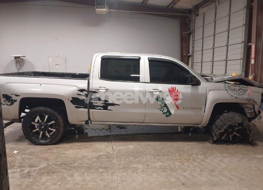 Photo 14 of 2018 Chevrolet Silverado 1500 1LT (VIN 3GCPCREC7JG164372)