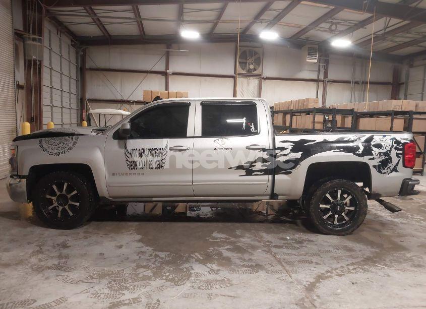 Photo 15 of 2018 Chevrolet Silverado 1500 1LT (VIN 3GCPCREC7JG164372)