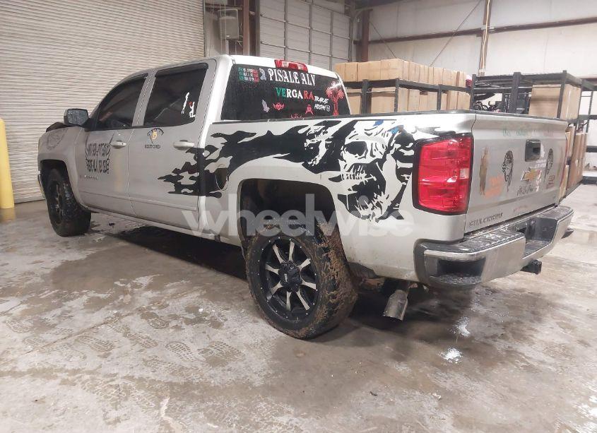 Photo 3 of 2018 Chevrolet Silverado 1500 1LT (VIN 3GCPCREC7JG164372)