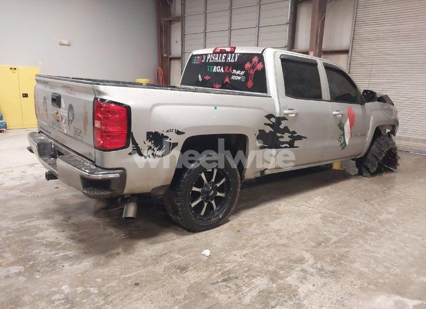 Photo 4 of 2018 Chevrolet Silverado 1500 1LT (VIN 3GCPCREC7JG164372)