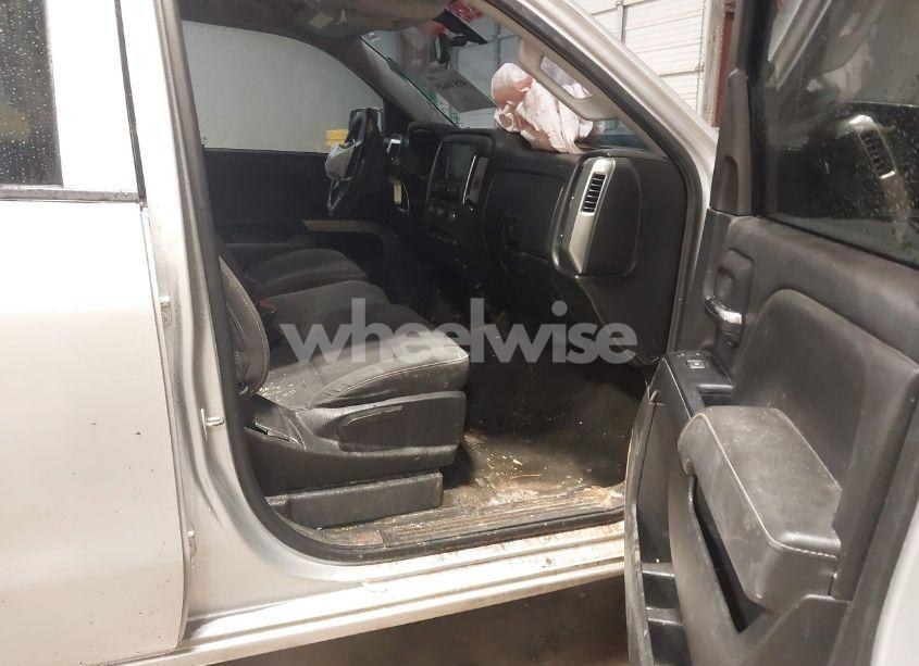 Photo 5 of 2018 Chevrolet Silverado 1500 1LT (VIN 3GCPCREC7JG164372)