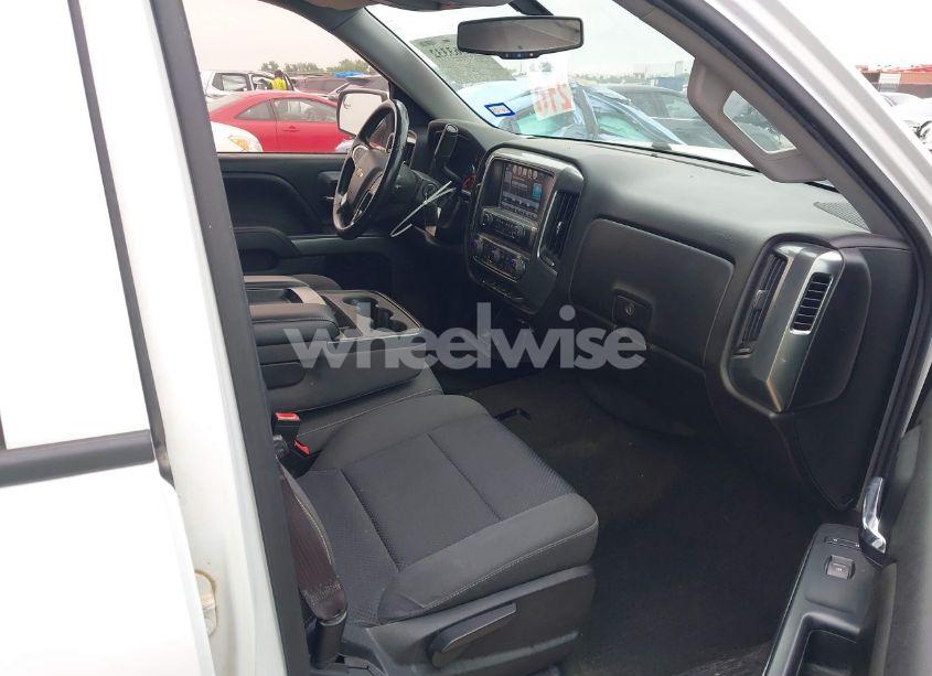 Photo 5 of 2015 Chevrolet Silverado 1500 1LT (VIN 3GCPCREC8FG161827)