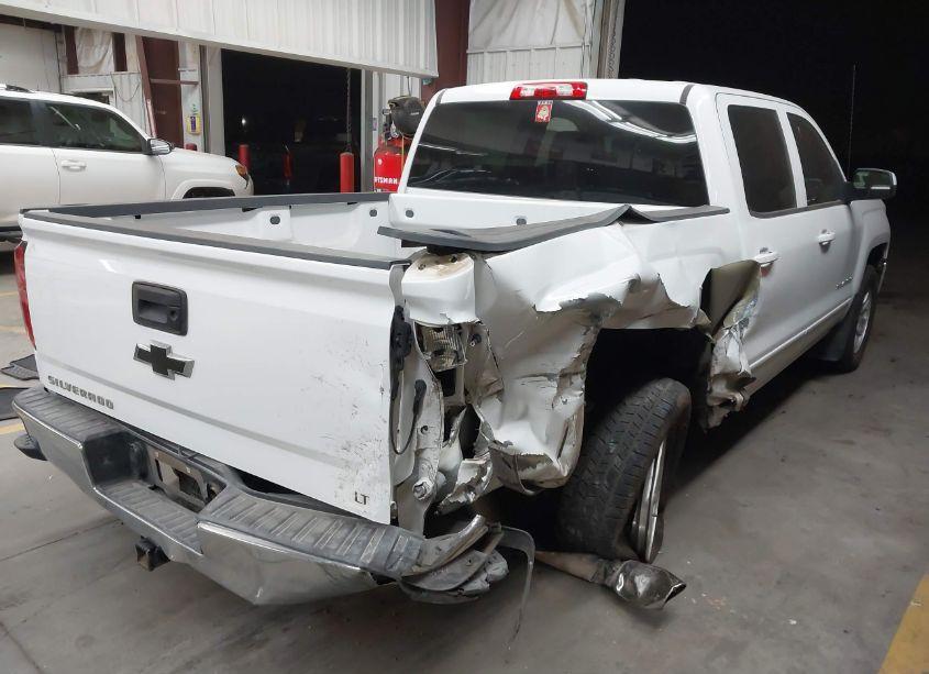 Photo 4 of 2018 Chevrolet Silverado 1500 1LT (VIN 3GCPCREC8JG264559)