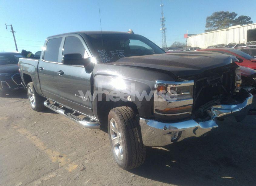 2018 Chevrolet Silverado 1500 1LT (VIN 3GCPCREC8JG393112) main photo