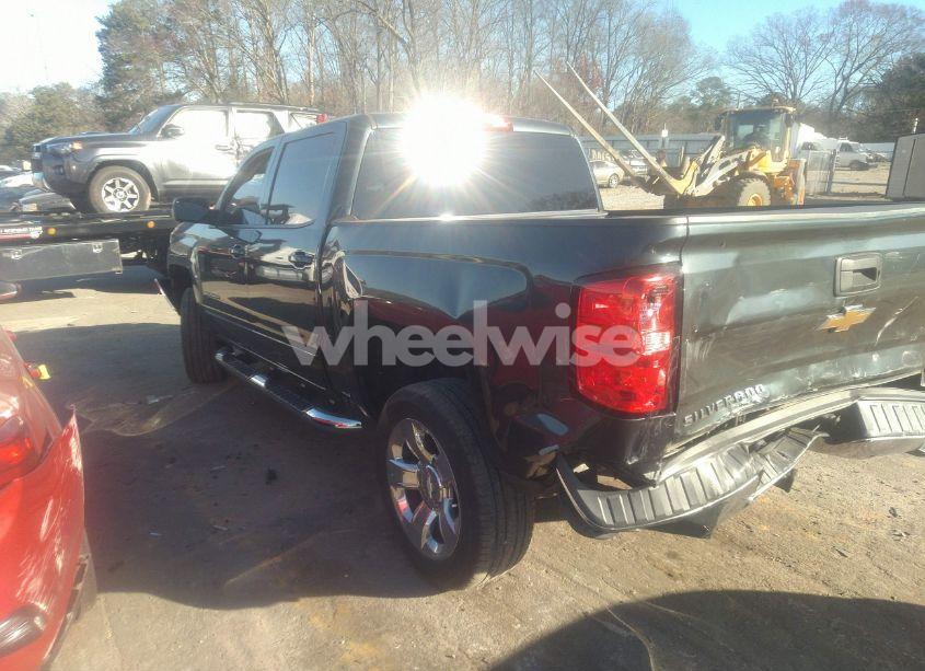 Photo 3 of 2018 Chevrolet Silverado 1500 1LT (VIN 3GCPCREC8JG393112)