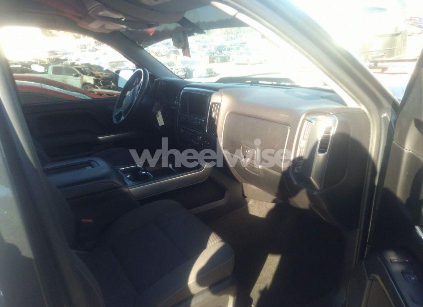 Photo 5 of 2018 Chevrolet Silverado 1500 1LT (VIN 3GCPCREC8JG393112)