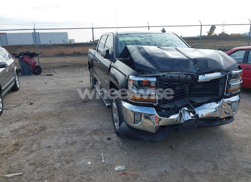 2018 Chevrolet Silverado 1500 1LT (VIN 3GCPCREC9JG465936) main photo