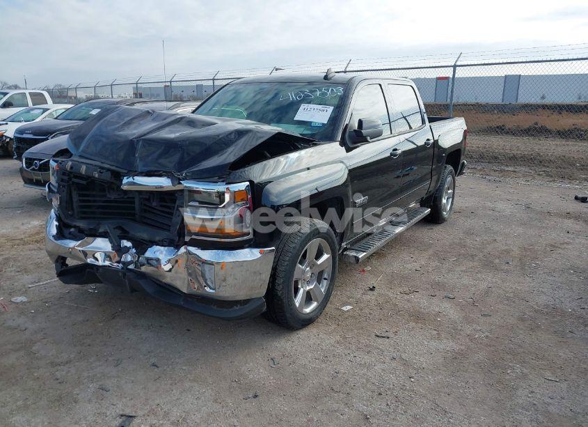 Photo 2 of 2018 Chevrolet Silverado 1500 1LT (VIN 3GCPCREC9JG465936)