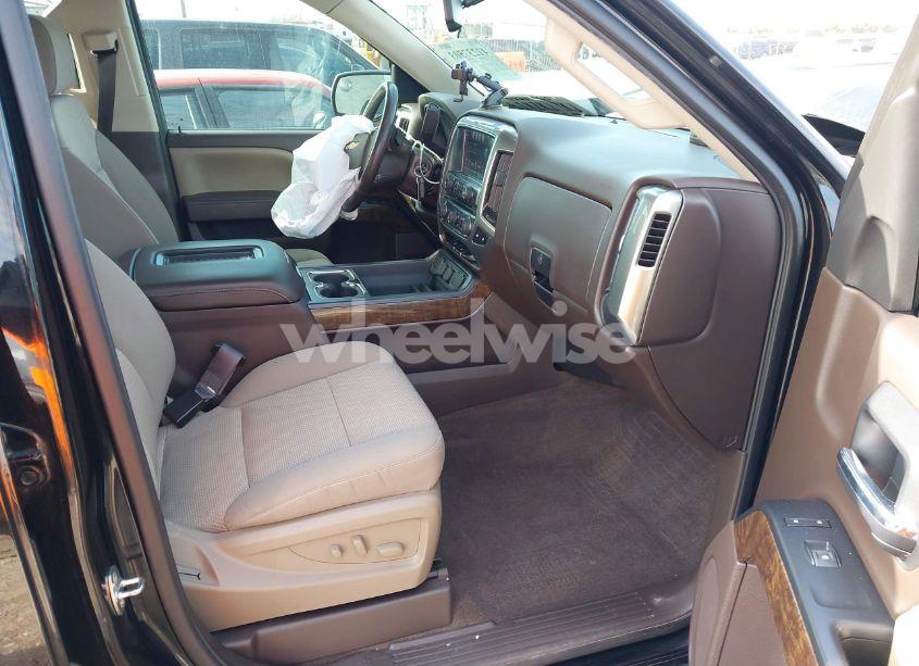 Photo 5 of 2018 Chevrolet Silverado 1500 1LT (VIN 3GCPCREC9JG465936)