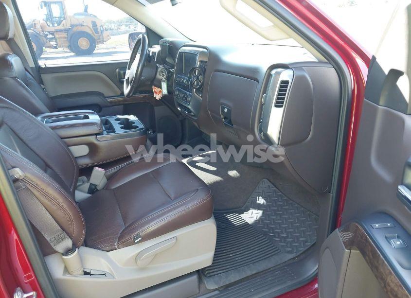 Photo 5 of 2018 Chevrolet Silverado 1500 1LT (VIN 3GCPCREC9JG480114)