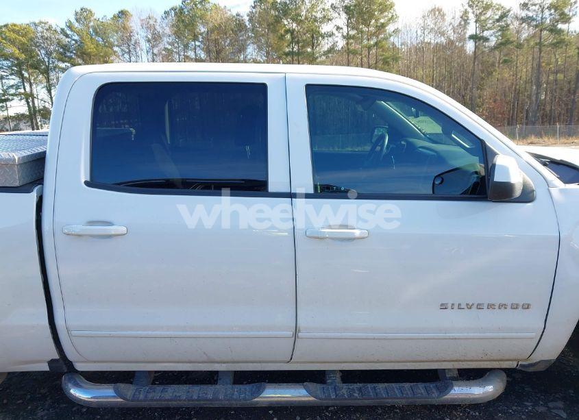 Photo 13 of 2018 Chevrolet Silverado 1500 1LT (VIN 3GCPCREC9JG548590)