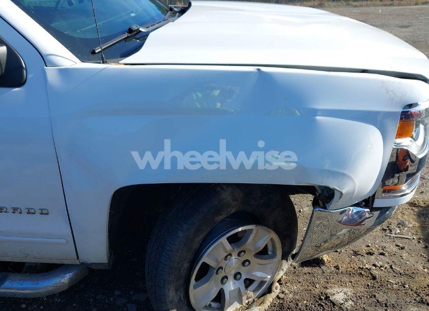 Photo 17 of 2018 Chevrolet Silverado 1500 1LT (VIN 3GCPCREC9JG548590)