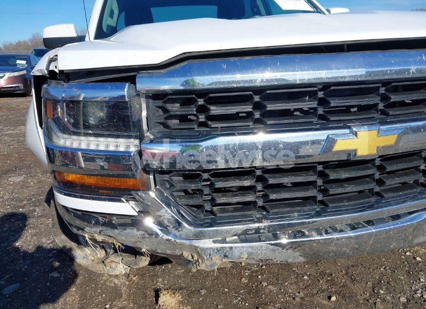 Photo 18 of 2018 Chevrolet Silverado 1500 1LT (VIN 3GCPCREC9JG548590)