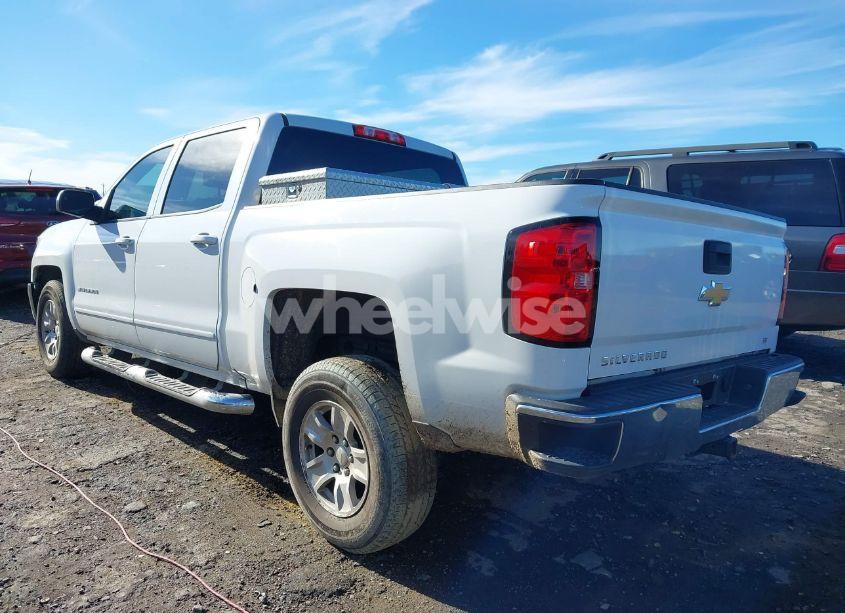 Photo 3 of 2018 Chevrolet Silverado 1500 1LT (VIN 3GCPCREC9JG548590)