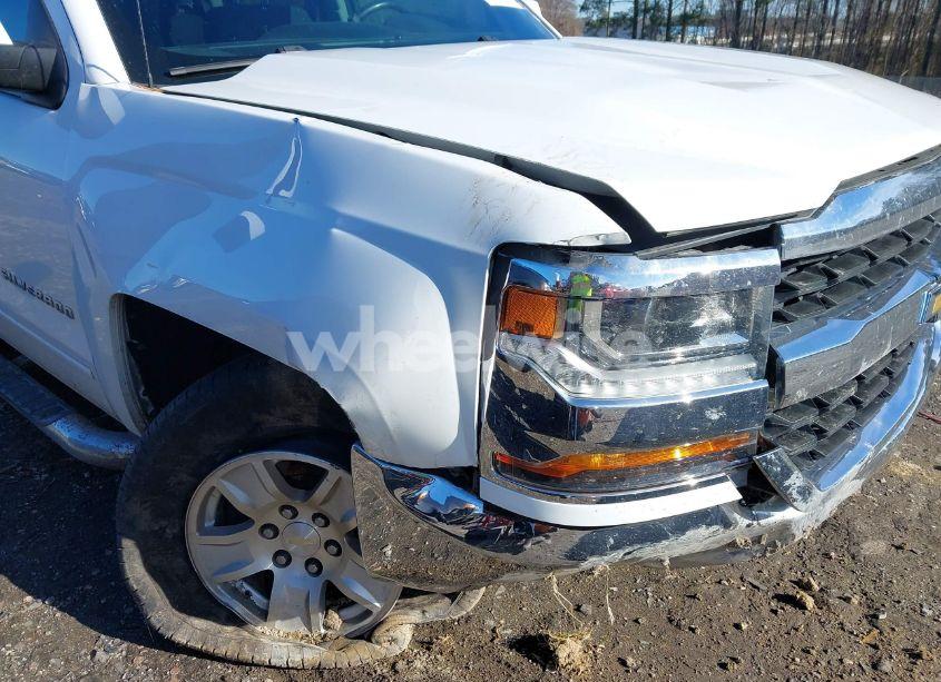 Photo 6 of 2018 Chevrolet Silverado 1500 1LT (VIN 3GCPCREC9JG548590)