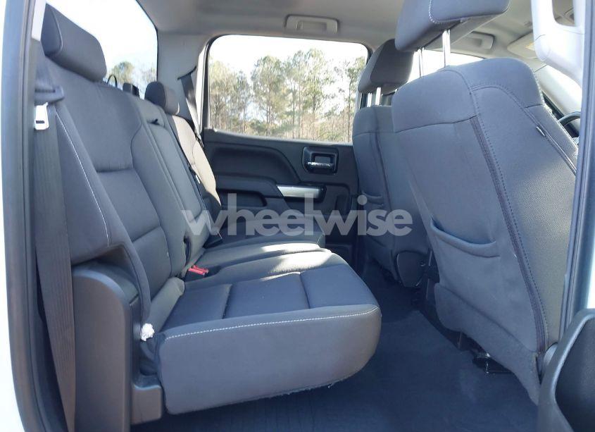 Photo 8 of 2018 Chevrolet Silverado 1500 1LT (VIN 3GCPCREC9JG548590)