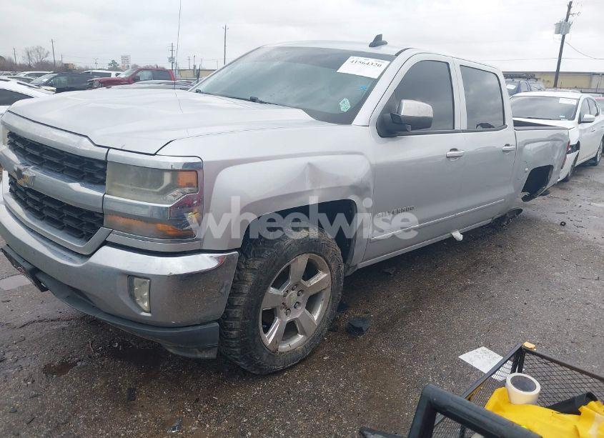 Photo 2 of 2016 Chevrolet Silverado 1500 1LT (VIN 3GCPCRECXGG260697)