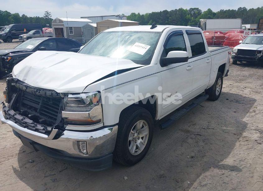 Photo 2 of 2017 Chevrolet Silverado 1500 1LT (VIN 3GCPCRECXHG479645)