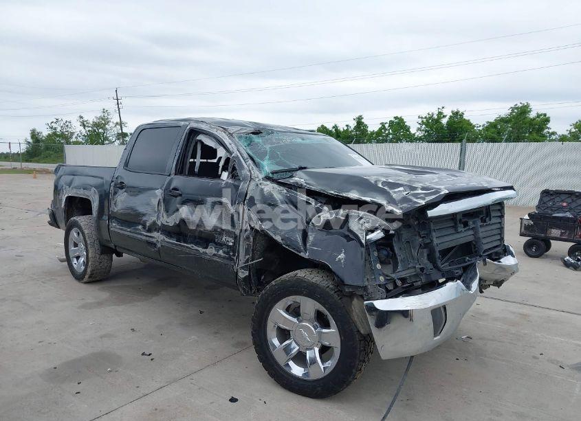 2018 Chevrolet Silverado 1500 1LT (VIN 3GCPCRECXJG384430) main photo