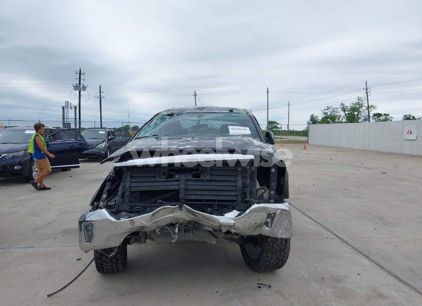 Photo 12 of 2018 Chevrolet Silverado 1500 1LT (VIN 3GCPCRECXJG384430)