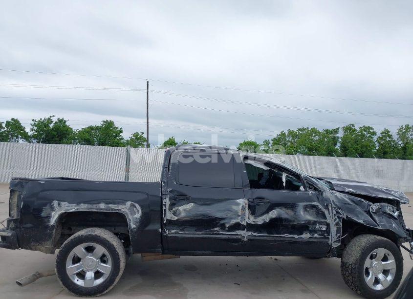 Photo 13 of 2018 Chevrolet Silverado 1500 1LT (VIN 3GCPCRECXJG384430)