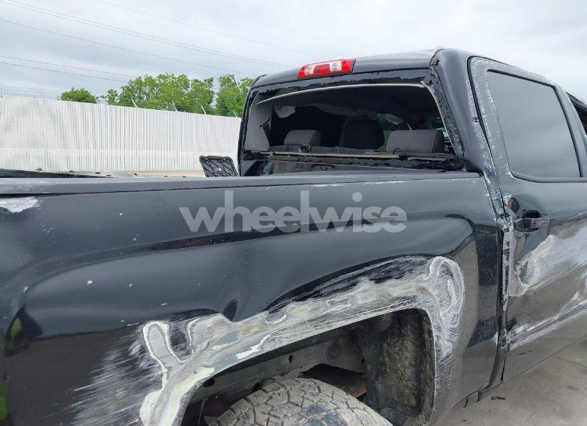 Photo 19 of 2018 Chevrolet Silverado 1500 1LT (VIN 3GCPCRECXJG384430)