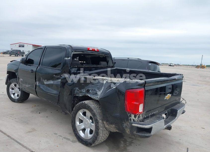 Photo 3 of 2018 Chevrolet Silverado 1500 1LT (VIN 3GCPCRECXJG384430)