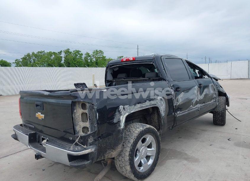 Photo 4 of 2018 Chevrolet Silverado 1500 1LT (VIN 3GCPCRECXJG384430)