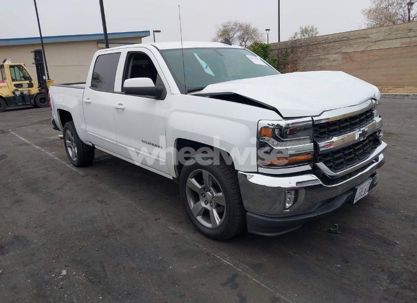 2018 Chevrolet Silverado 1500 1LT (VIN 3GCPCRECXJG435974) main photo