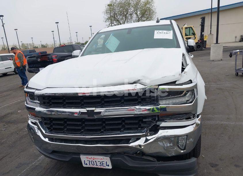 Photo 13 of 2018 Chevrolet Silverado 1500 1LT (VIN 3GCPCRECXJG435974)