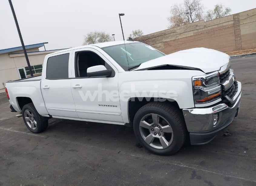 Photo 14 of 2018 Chevrolet Silverado 1500 1LT (VIN 3GCPCRECXJG435974)