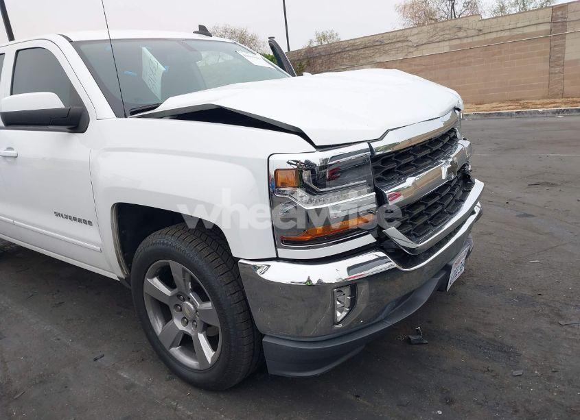 Photo 18 of 2018 Chevrolet Silverado 1500 1LT (VIN 3GCPCRECXJG435974)