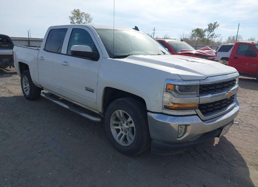 2018 Chevrolet Silverado 1500 1LT (VIN 3GCPCRECXJG587849) main photo