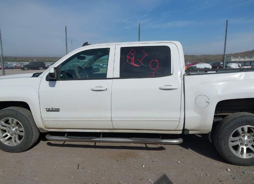 Photo 15 of 2018 Chevrolet Silverado 1500 1LT (VIN 3GCPCRECXJG587849)