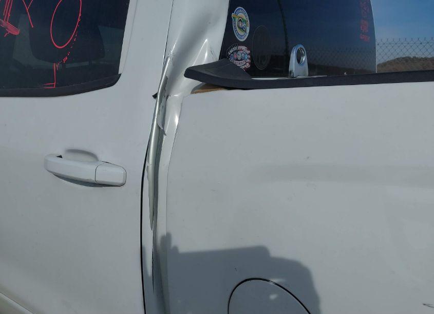 Photo 18 of 2018 Chevrolet Silverado 1500 1LT (VIN 3GCPCRECXJG587849)