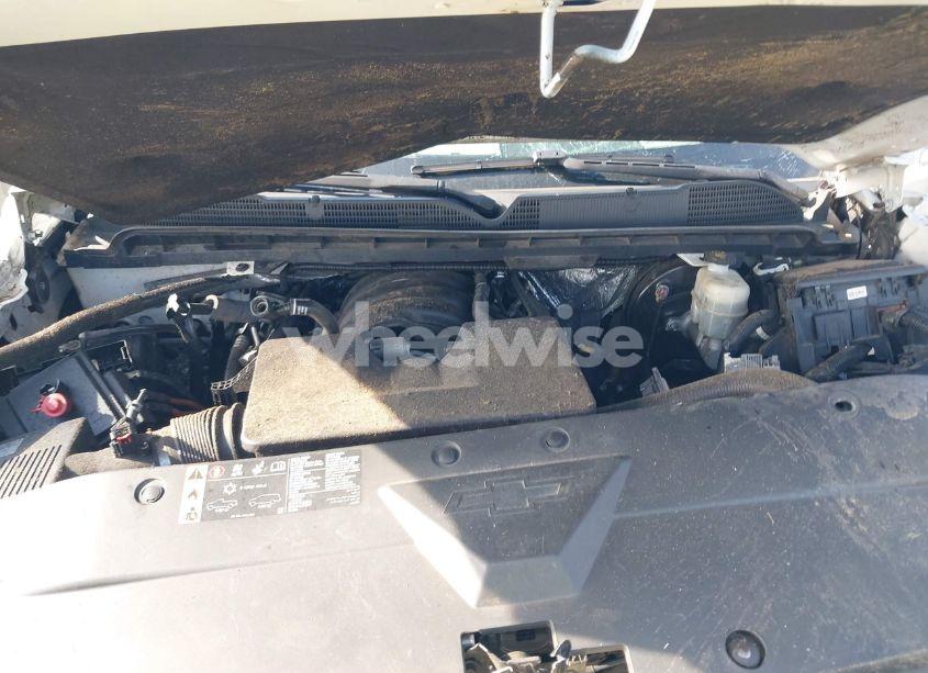 Photo 10 of 2018 Chevrolet Silverado 1500 1LT (VIN 3GCPCREH9JG330225)