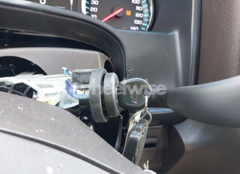 Photo 11 of 2018 Chevrolet Silverado 1500 1LT (VIN 3GCPCREH9JG330225)