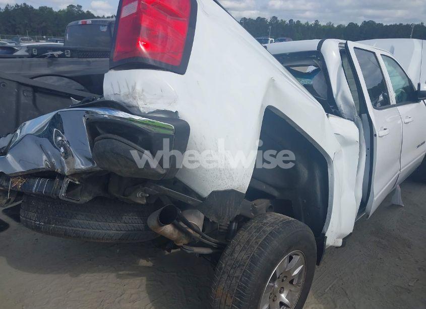 Photo 6 of 2018 Chevrolet Silverado 1500 1LT (VIN 3GCPCREH9JG330225)