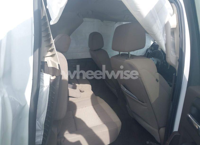 Photo 8 of 2018 Chevrolet Silverado 1500 1LT (VIN 3GCPCREH9JG330225)