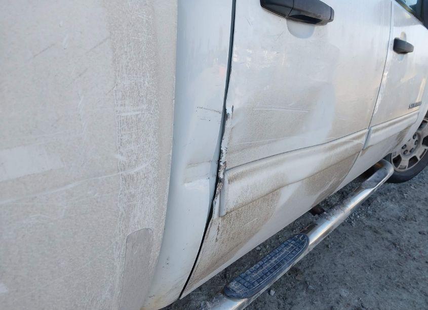 Photo 20 of 2011 Chevrolet Silverado 1500 LT (VIN 3GCPCSE00BG101810)