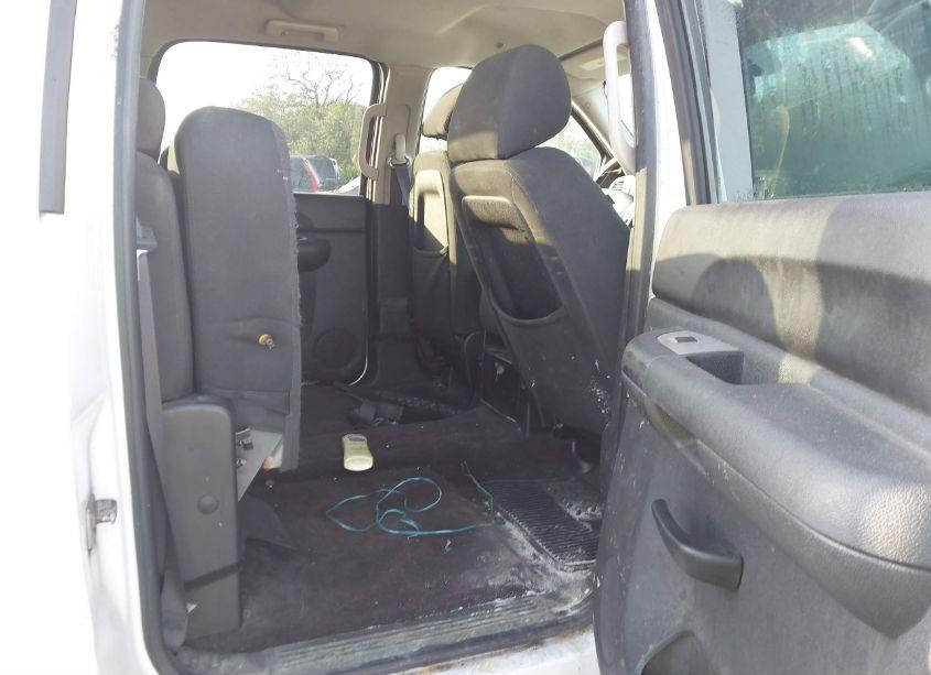 Photo 8 of 2011 Chevrolet Silverado 1500 LT (VIN 3GCPCSE00BG101810)