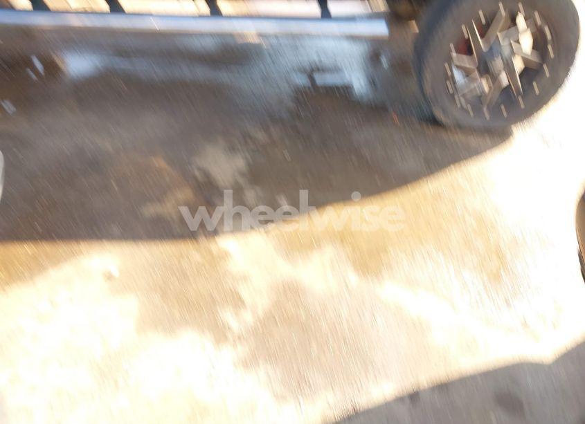 Photo 13 of 2011 Chevrolet Silverado 1500 LT (VIN 3GCPCSE00BG288336)